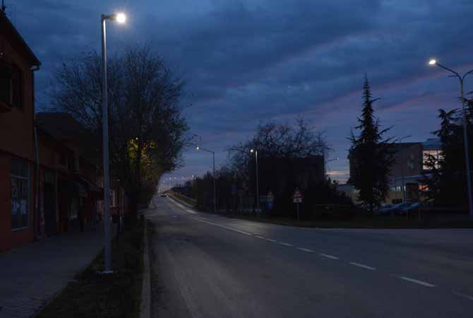 Led lampatestekkel helyetesítették a régi lampákat képek